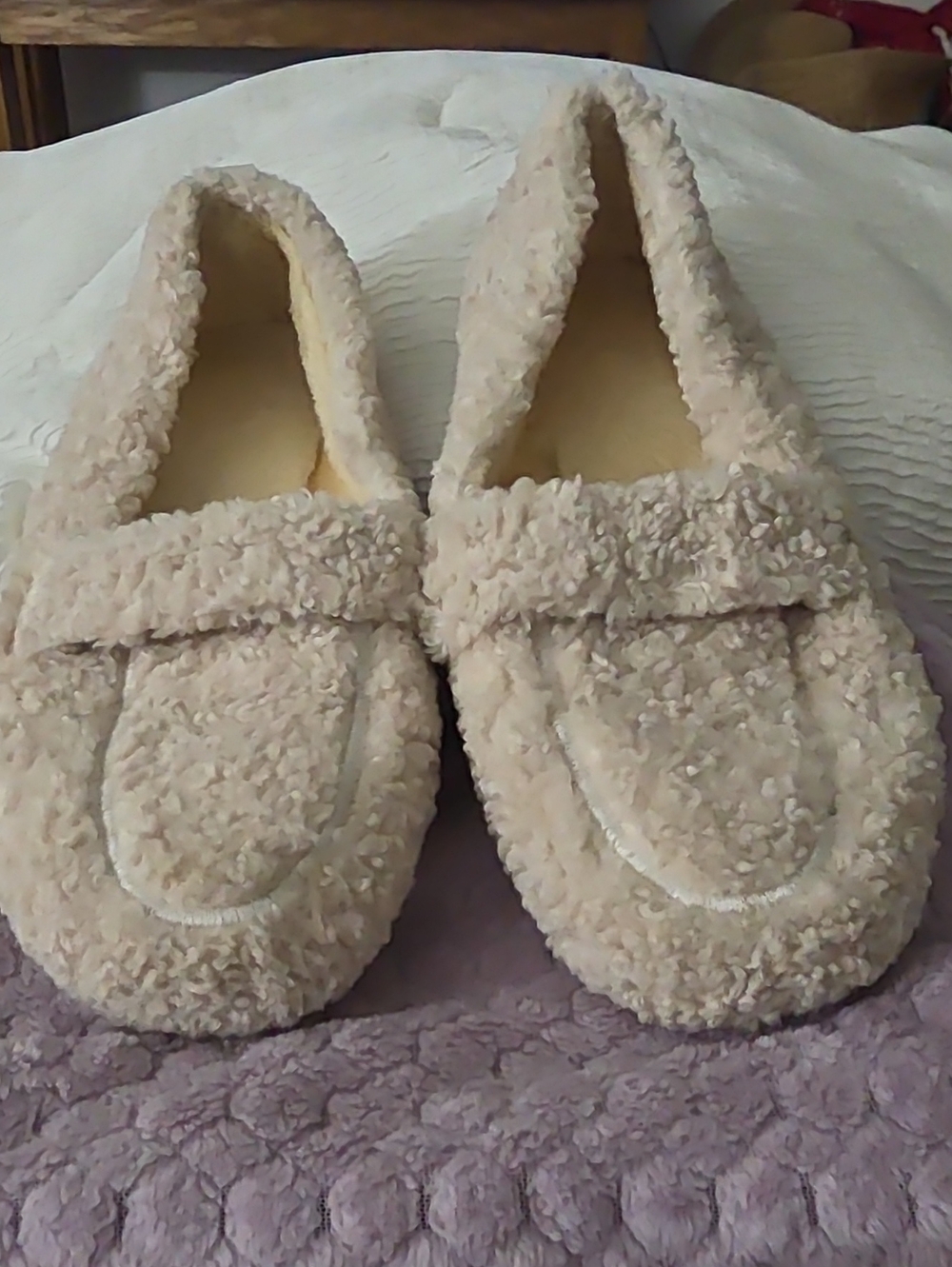 Nike Plush Sherpa Women’s Slip-On Loafers in Cream